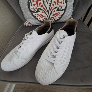 Mens skechers mark nason size 10, no tie tennis shoes.